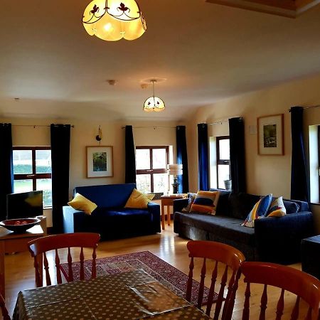 Nanny Quinn'S Apartment Killucan Екстер'єр фото